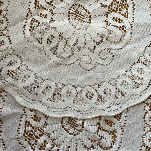 Vintage Lace Doilies Two Pieces Ecru Kitchen Linens Circa 1980s - Picture 9 of 10